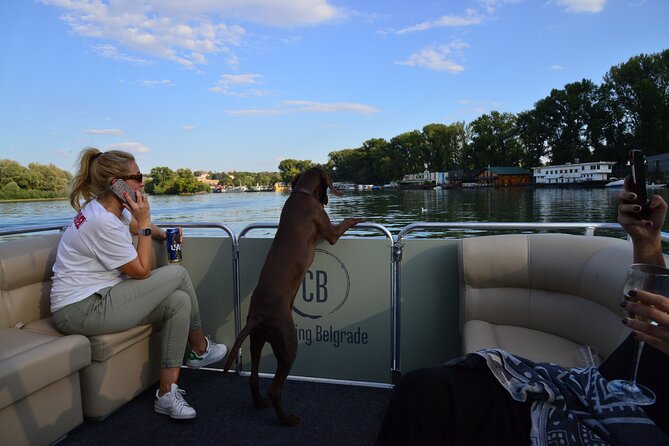 2 hours / Sightseeing Boat cruise Drinks Included - What the drinks and small group add
