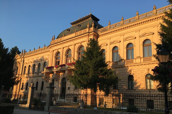 Belgrade City Walk, Gathering and Sightseeing - Republic Square and the city’s everyday meeting point