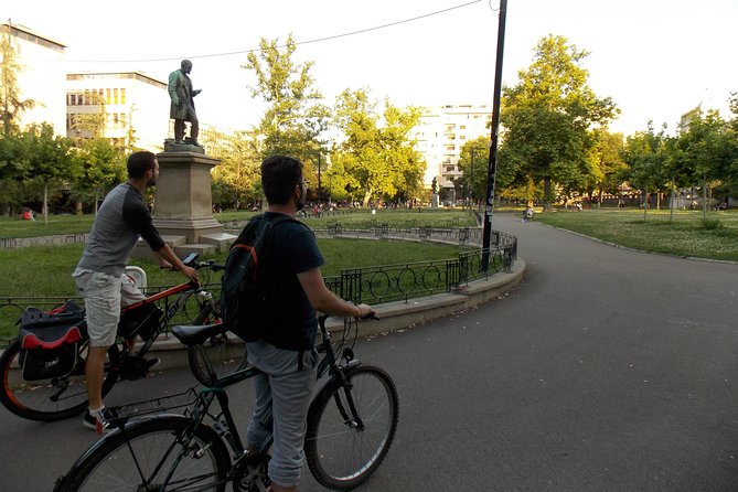 Cycling the parks, ride through the ages - Pionirski Park and the Old and New Royal Palaces