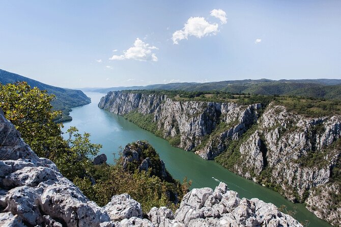 Iron Gate NP Tour with 1-hour speedboat ride + 2 viewpoints - The Tekija speedboat ride puts you inside the gorge