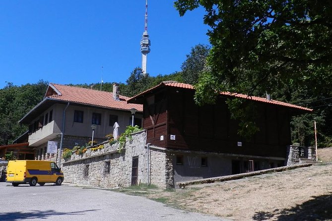 Private tour to Avala - The ride from Belgrade to Avala